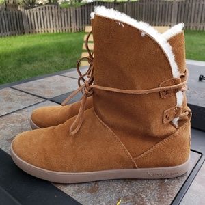 stuart weitzman buckle boots